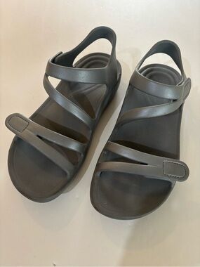 AETREX 8 Grey Rubber Velcro Strappy Casual Sandals